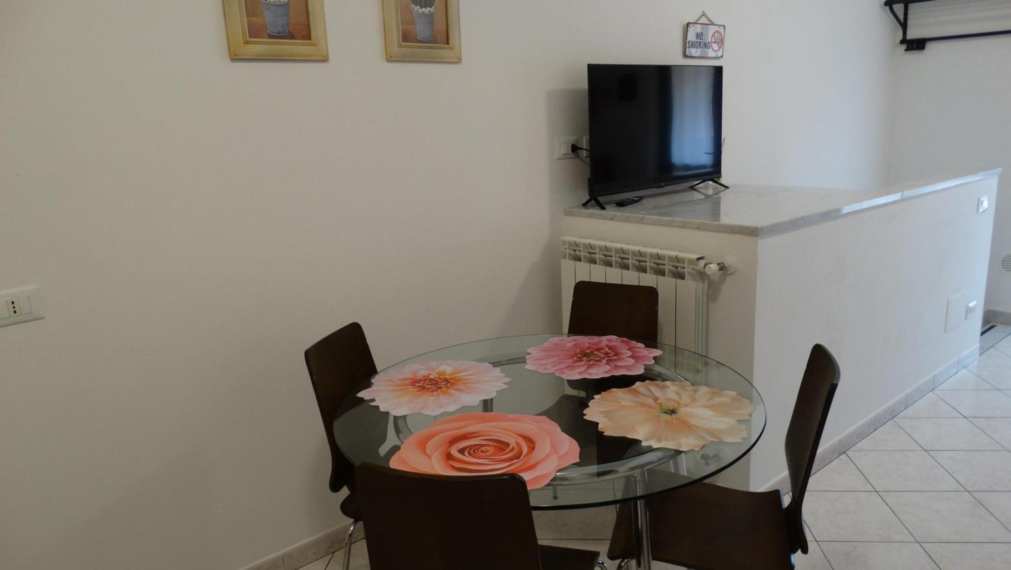 Rose Apartment Luni Extérieur photo